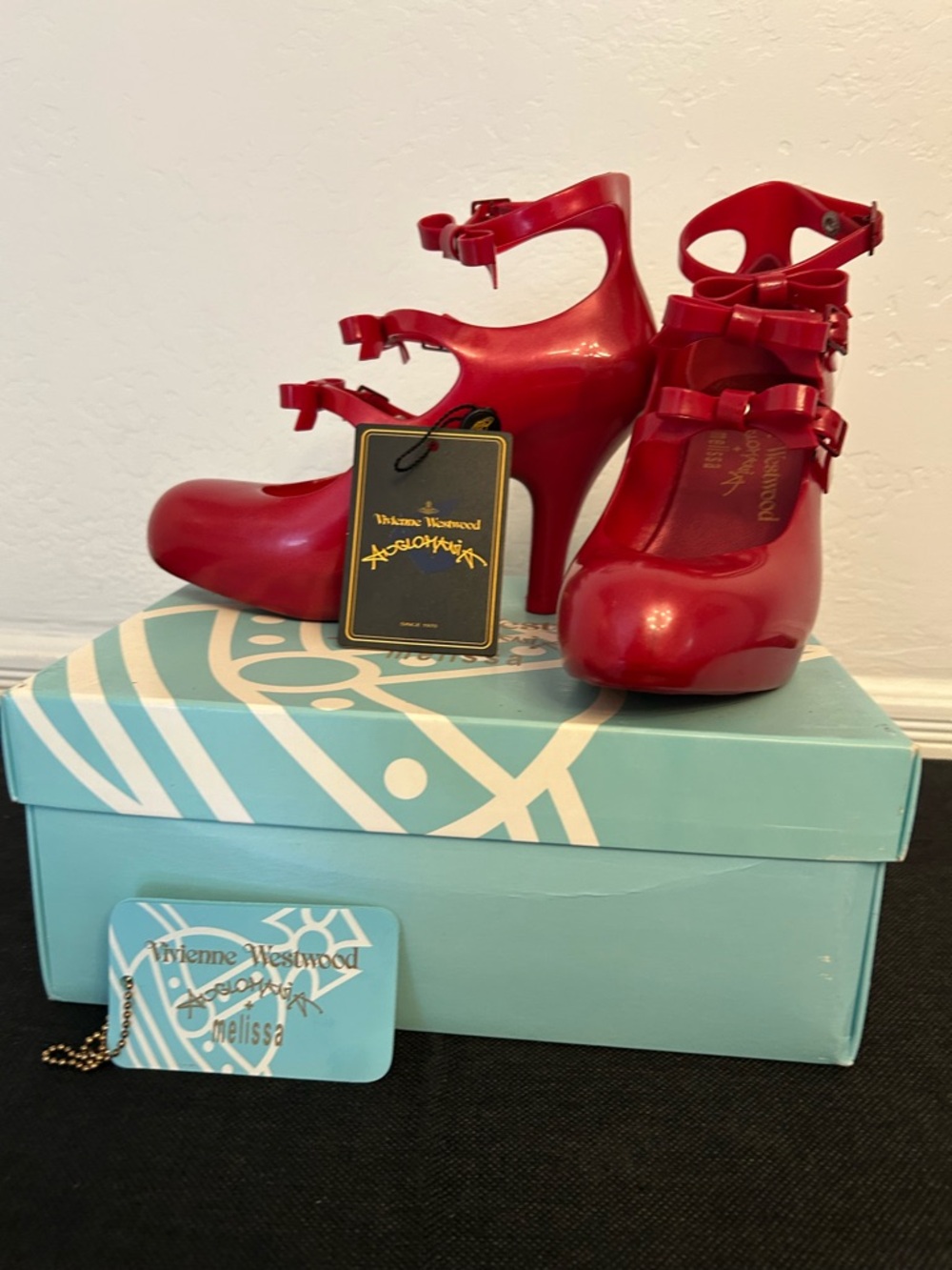 Vivienne Westwood Anglomania glossy red Melissa heels NWT!! - Picture 3 of 9